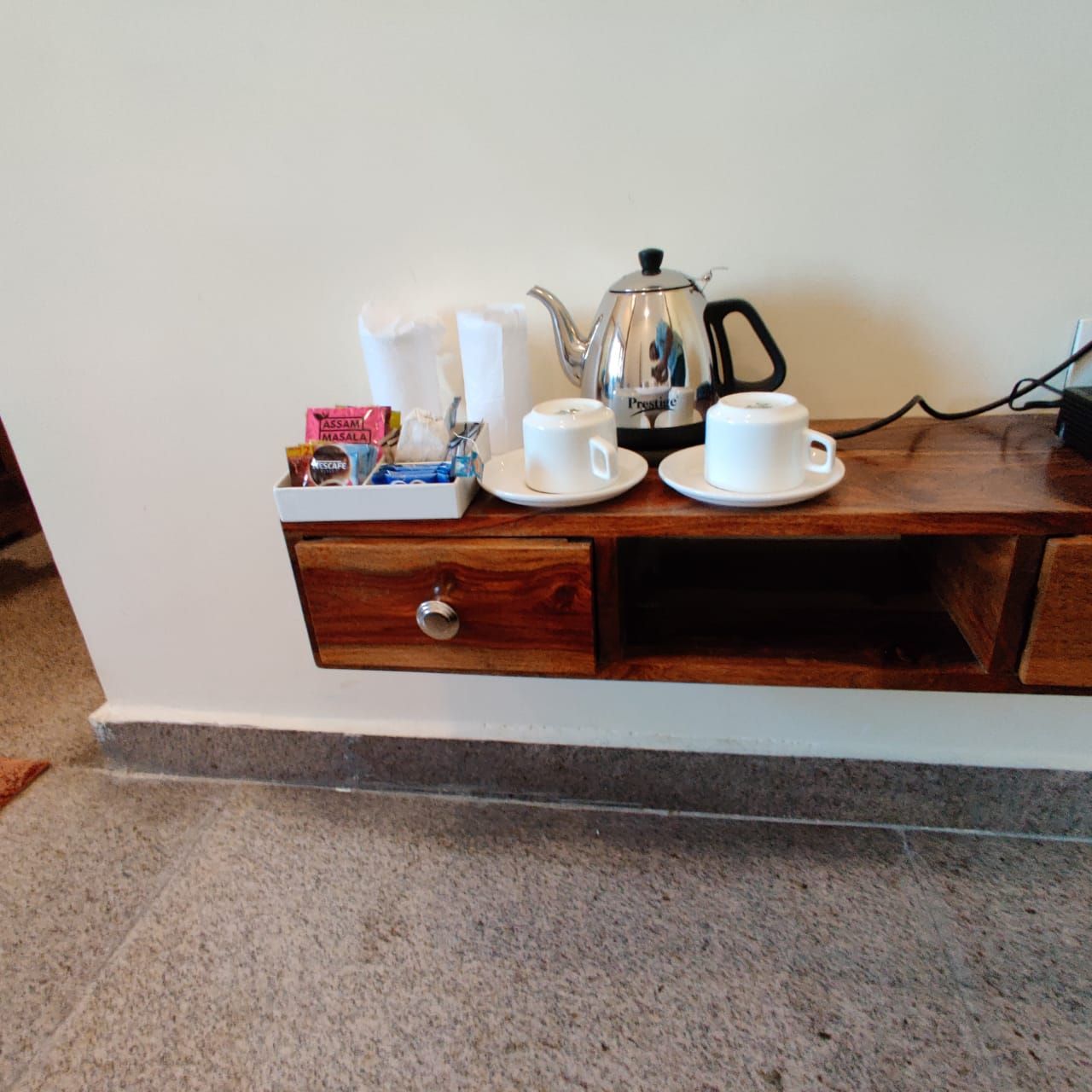 Hotel Rajasi Deluxe Room 6