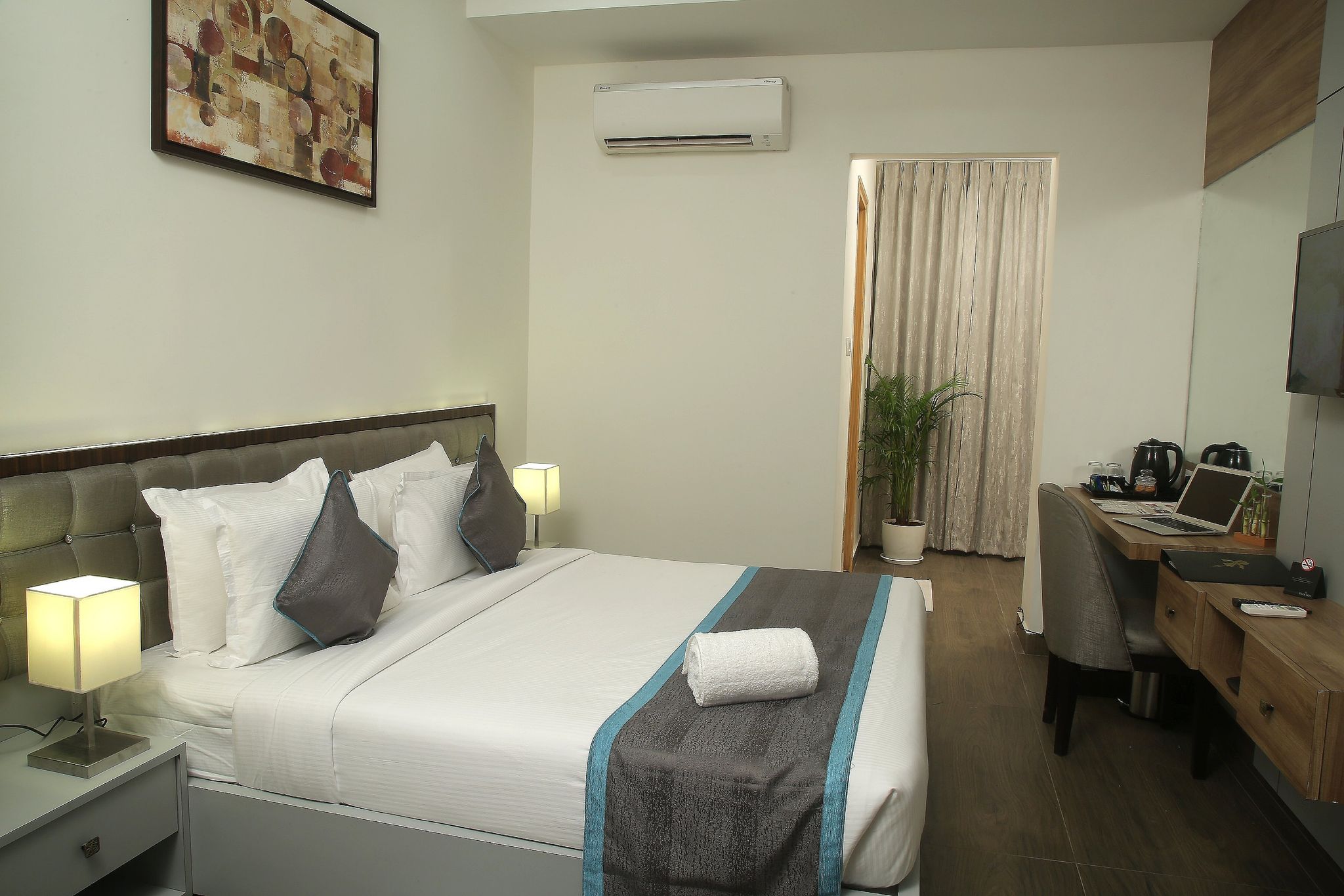 Superior Luxury King Room