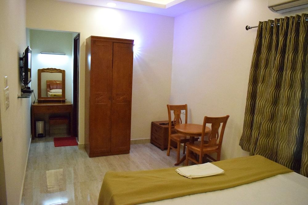 Sri Ganesh Mahal Guest House Standard Double Ac Room 11