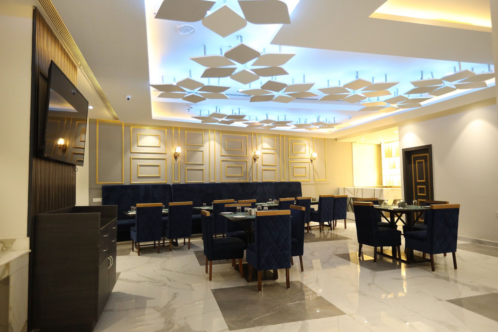 Food & Dining