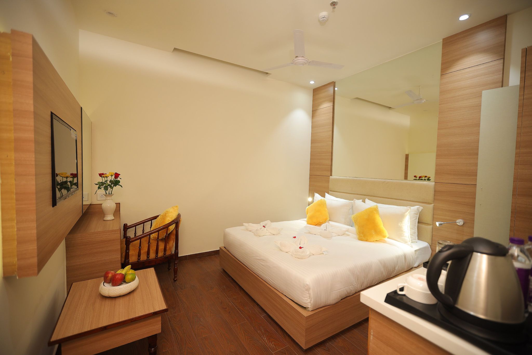 TreeHouse London Street Deluxe Room