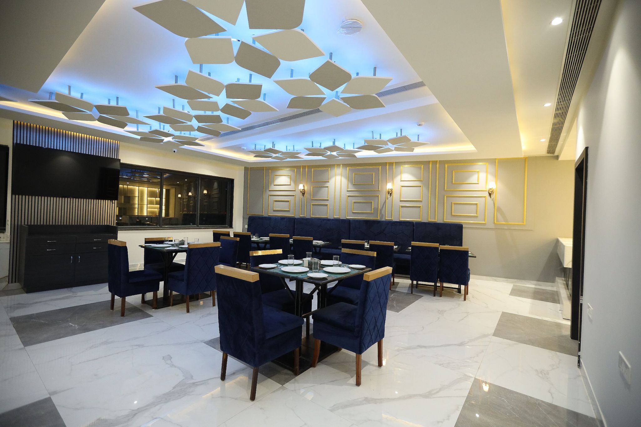 Food & Dining