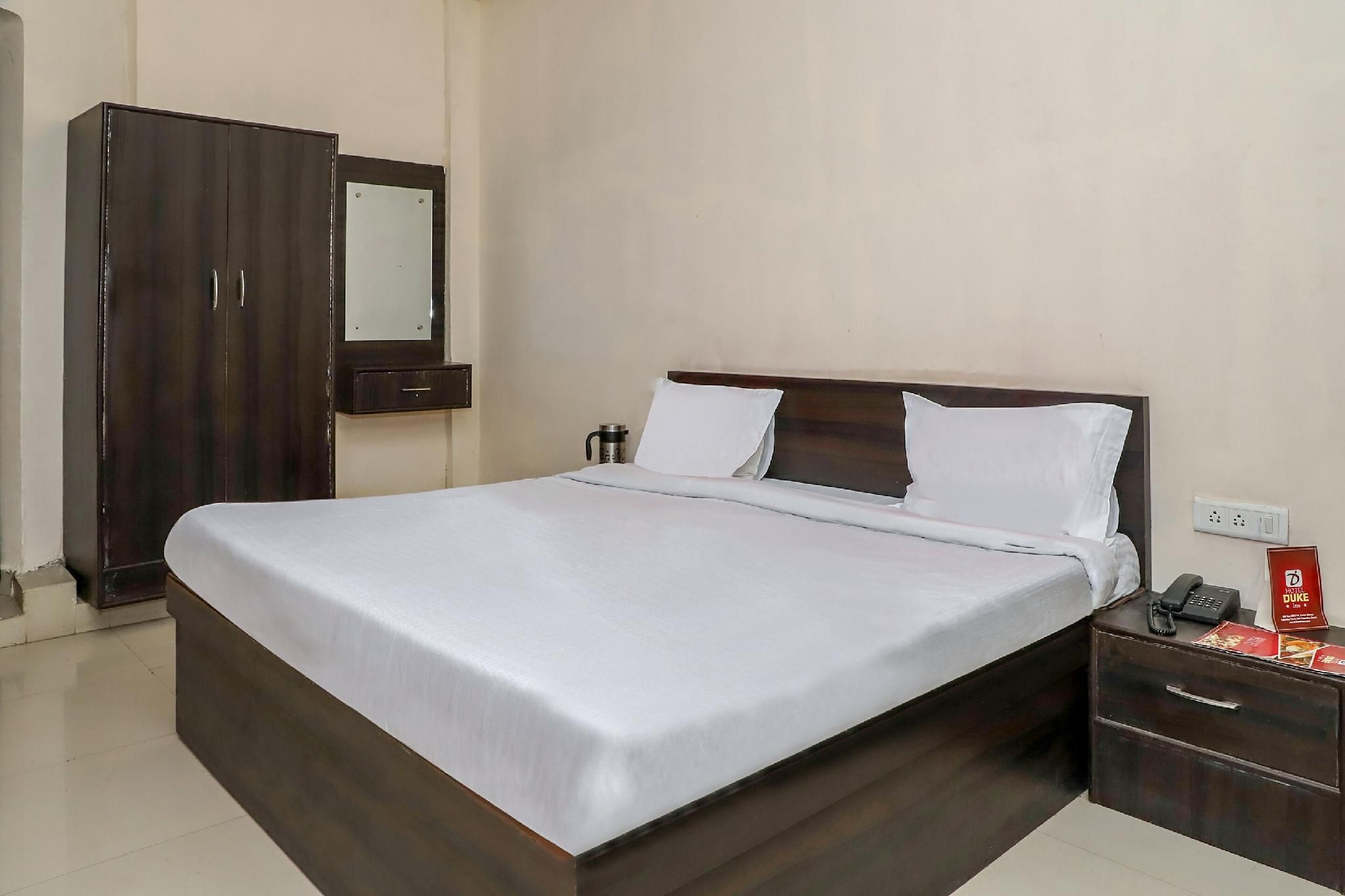 undefined OYO Hotel Duke Inn 5