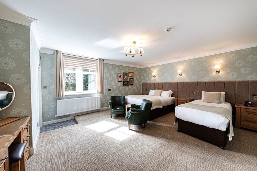 Atholl Palace Hotel Family Room (2 Adults + 1 Child) 4
