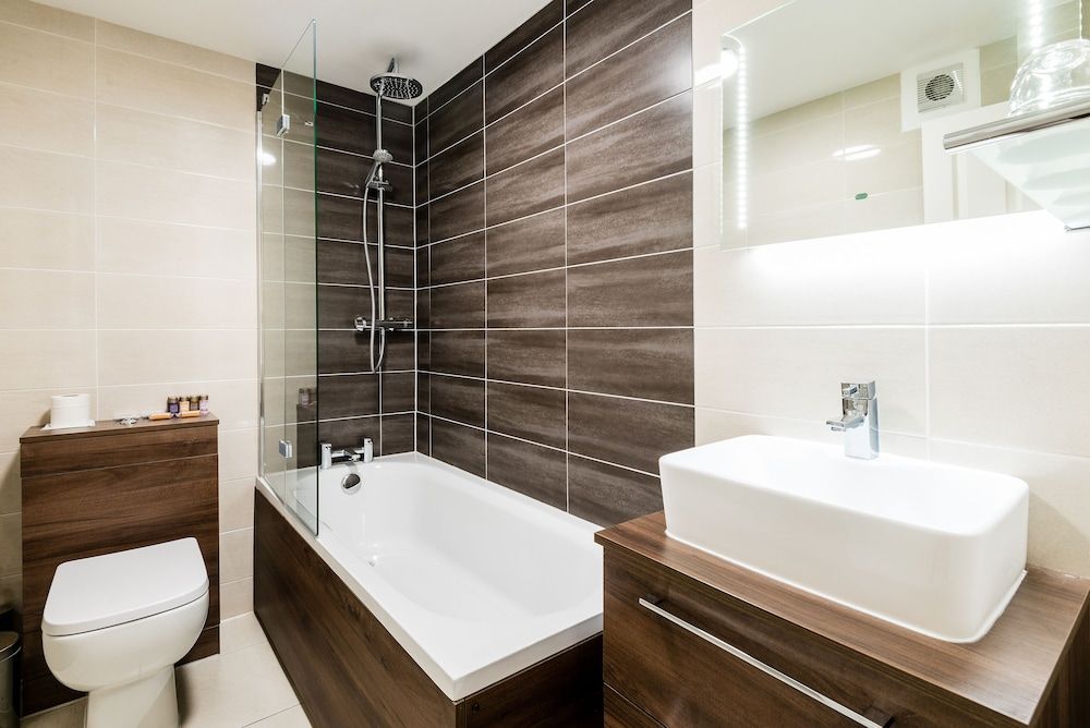 Atholl Palace Hotel Family Room (2 Adults + 2 Child) 5