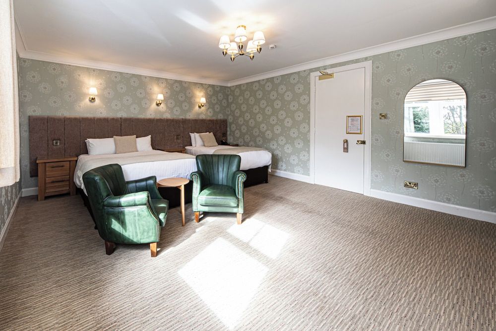 Atholl Palace Hotel Family Room (2 Adults + 1 Child) 5