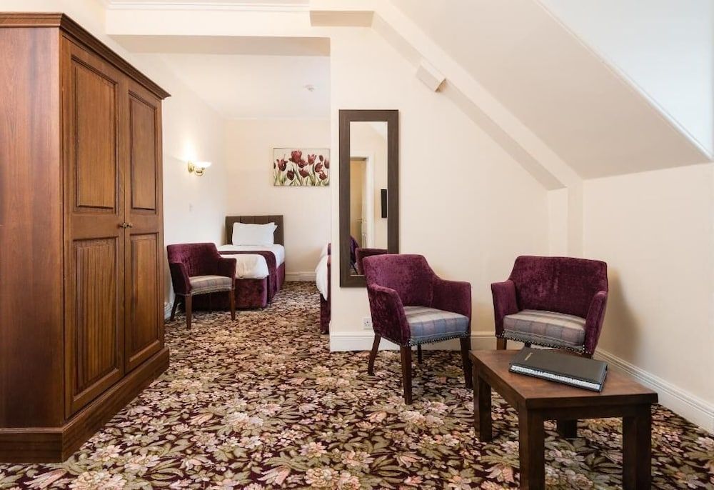 Atholl Palace Hotel Family Room (2 Adults + 2 Child) 6