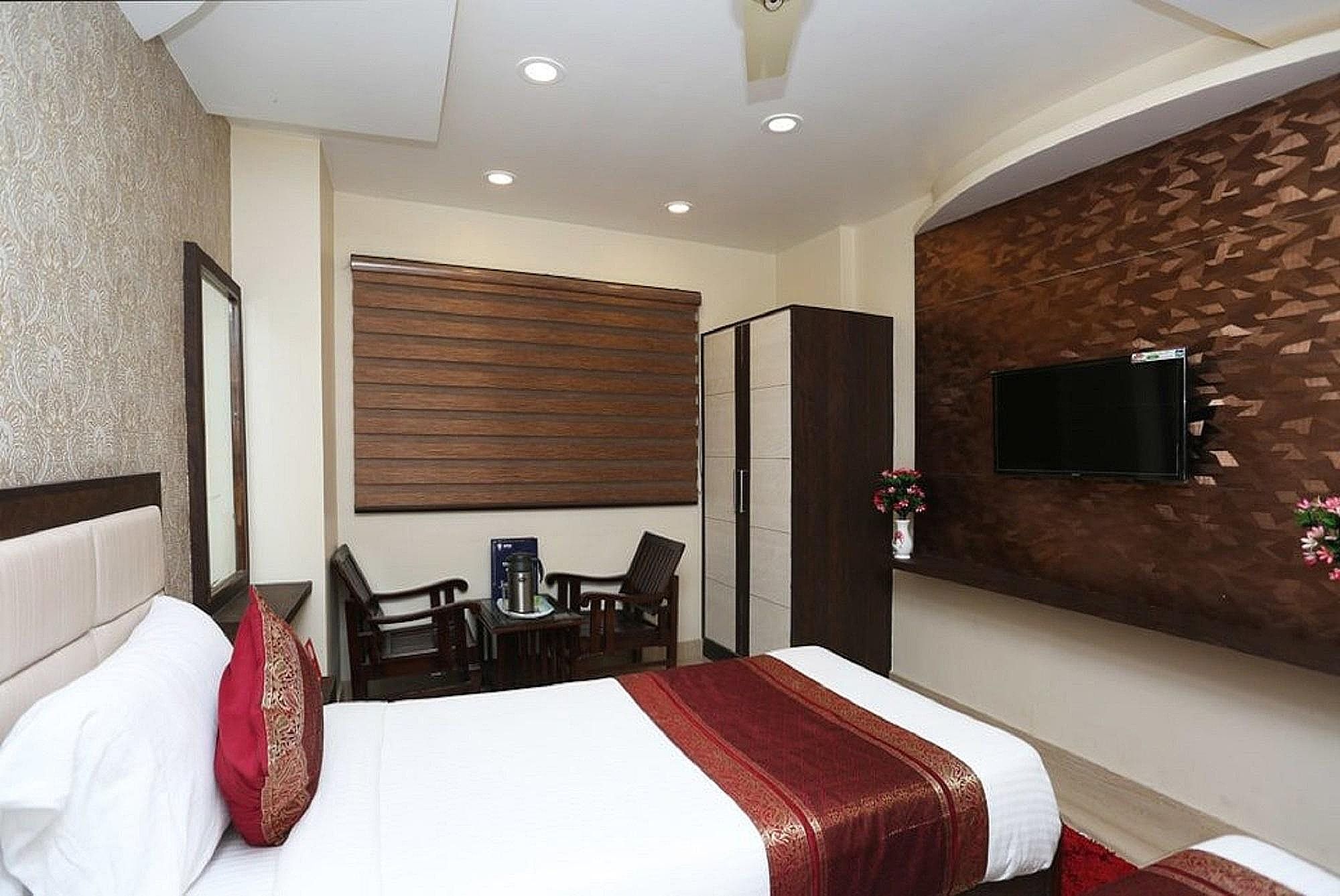 Hotel Aadesh Palace Deluxe Room