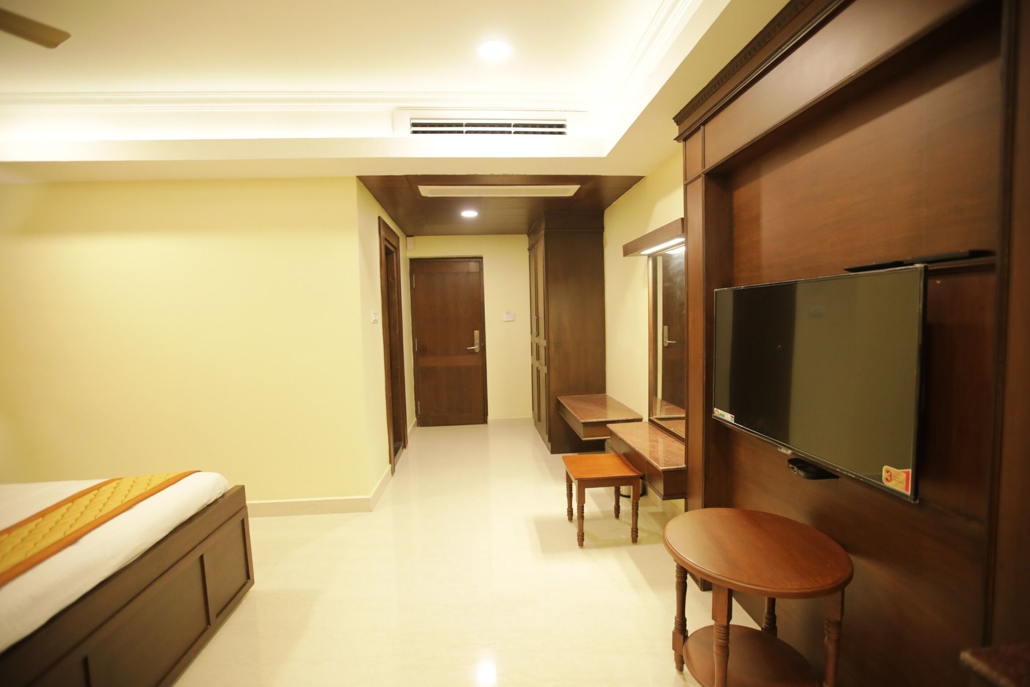 I Residency Deluxe Room 16