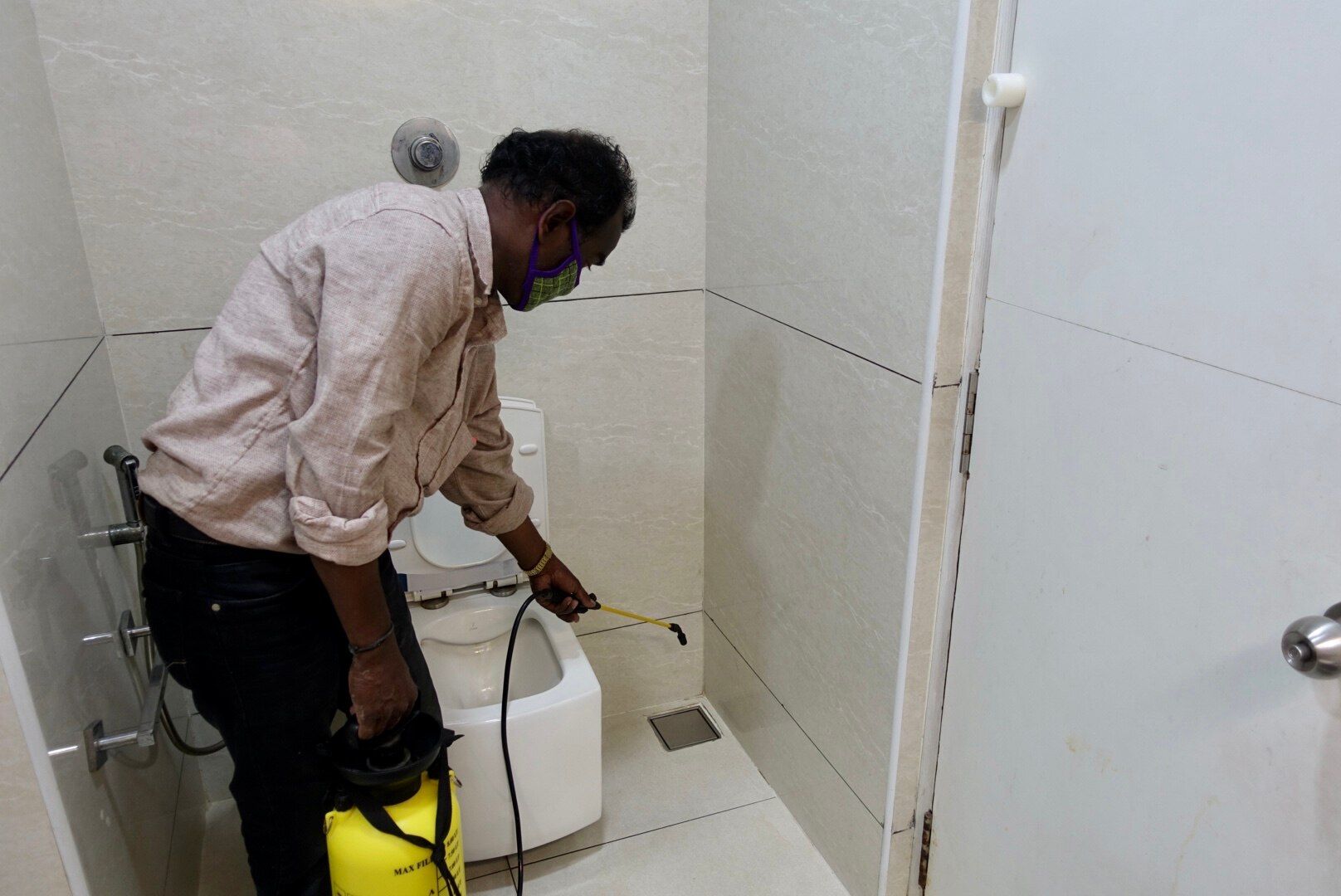 I Residency Deluxe Room 14