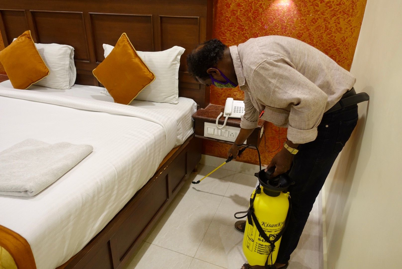 I Residency Deluxe Room 8