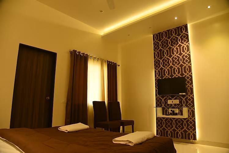 Hotel Pushpak Deluxe AC Room 3