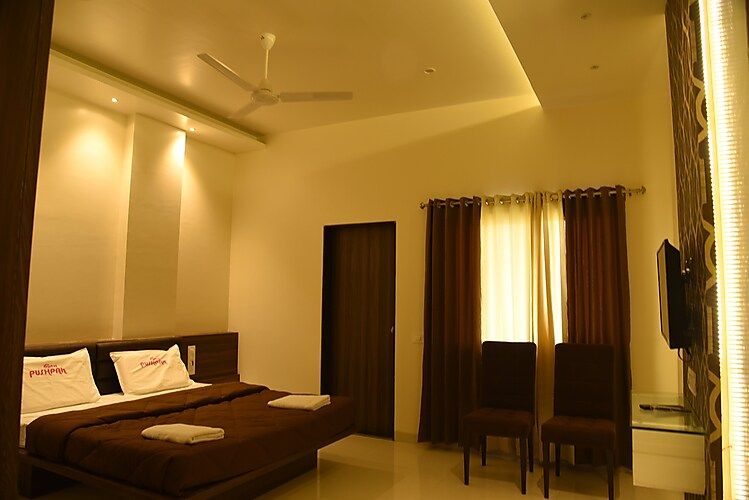 Deluxe AC Room