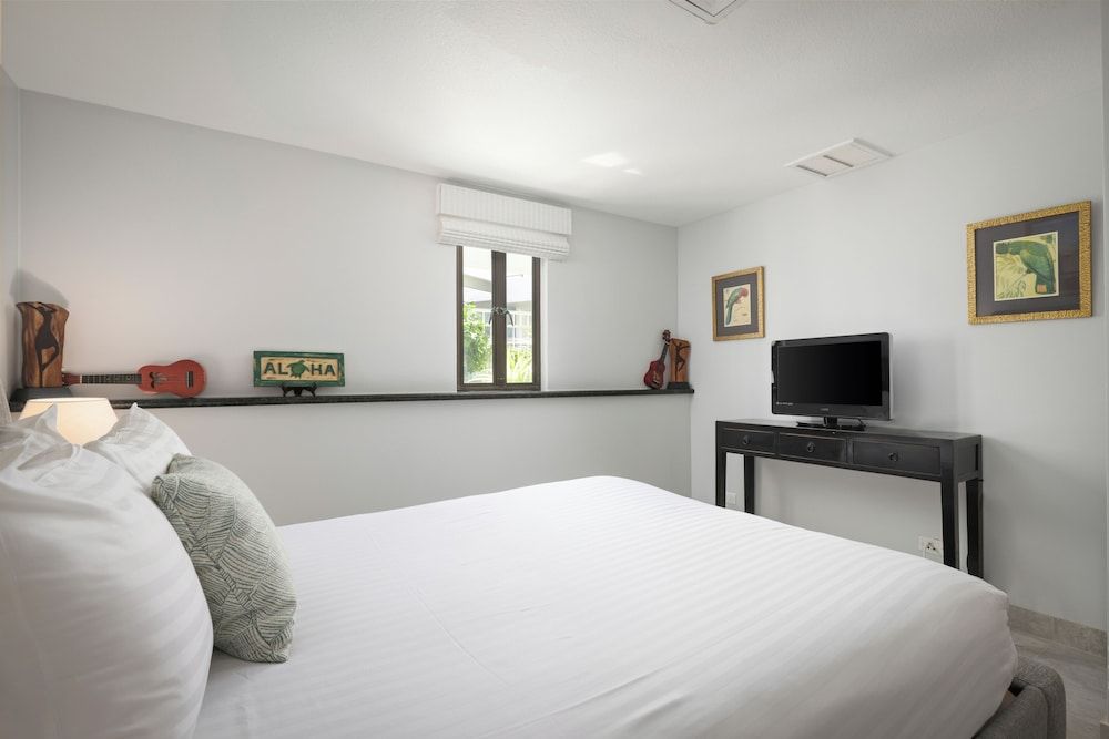 Royal Sea Cliff Kona by OUTRIGGER Room, 3 Bedrooms, Oceanfront (Unit 108, 3Bath) 5