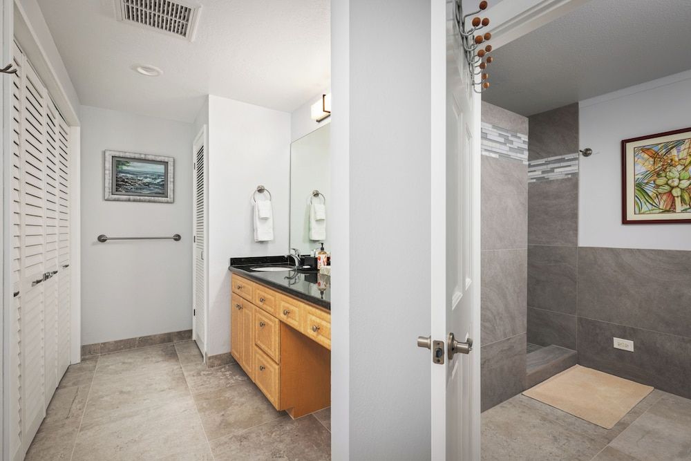 Royal Sea Cliff Kona by OUTRIGGER Room, 3 Bedrooms, Oceanfront (Unit 108, 3Bath) 13