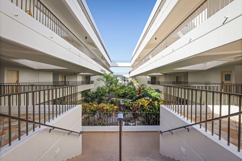 undefined Royal Sea Cliff Kona by OUTRIGGER 6