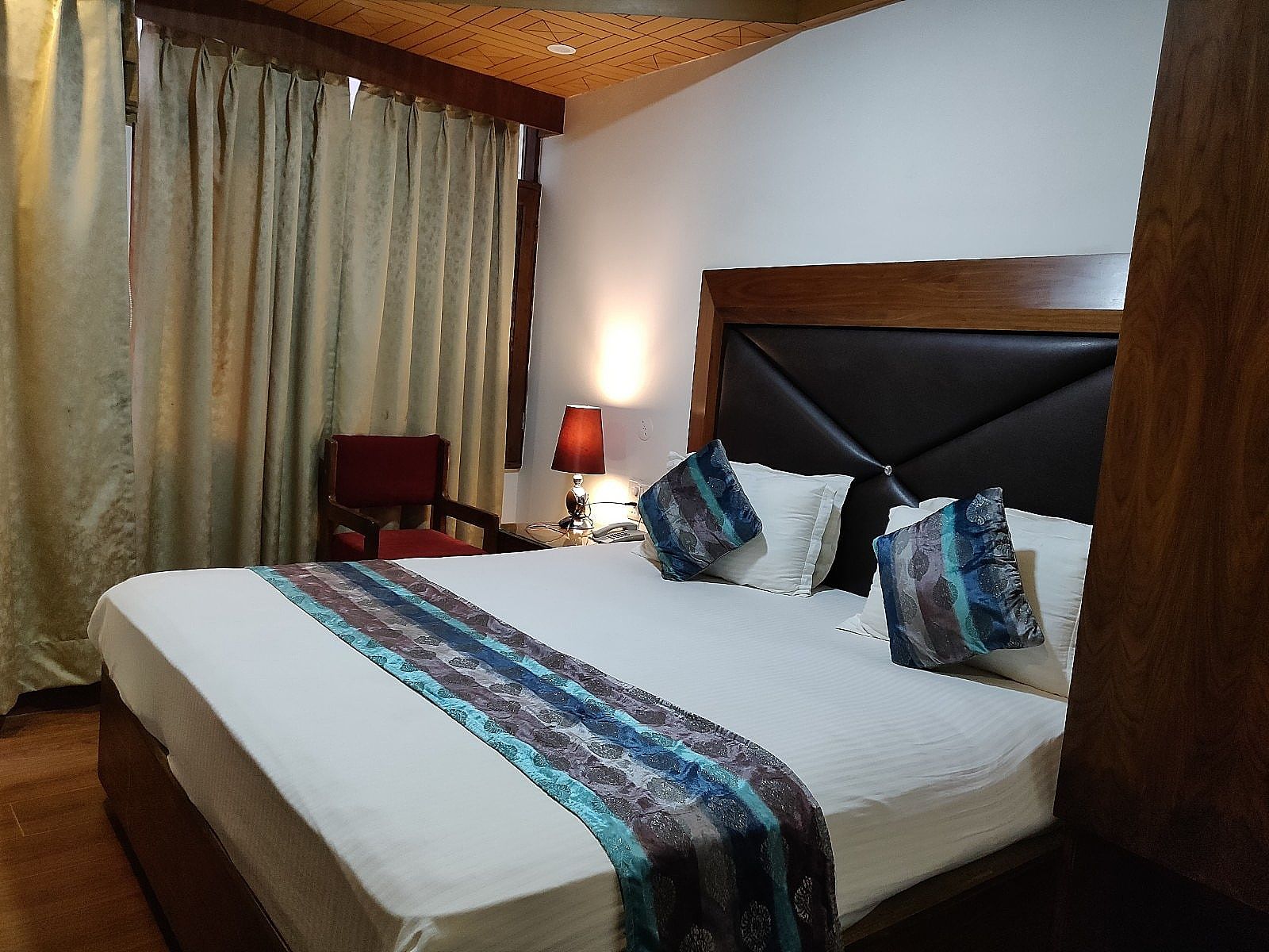 Corner Deluxe(with Balcony and Hill View)- with only one way pick up from lift to the hotel