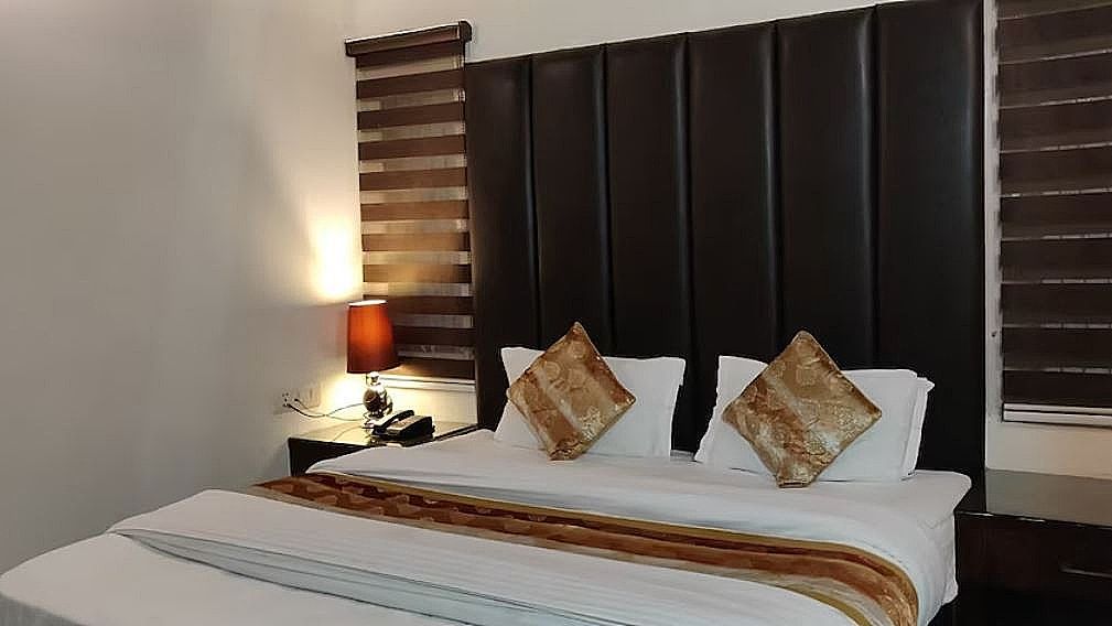 Hotel Shiwalik Regency - The Mall Road Standard Room (Non View) 17