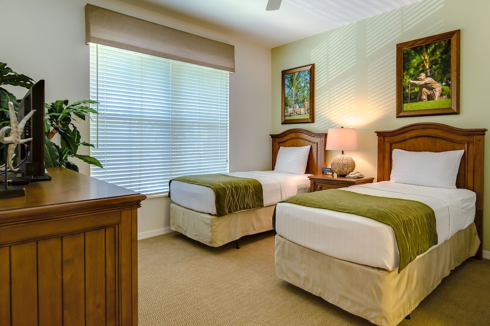 2 Bedroom Villa with Den, Classics