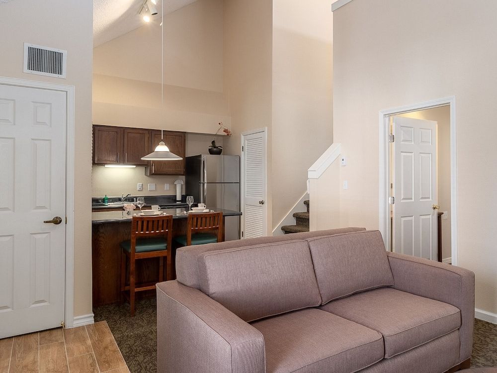 2 Bedroom King Suite With Full Kitchen, 2 King Beds