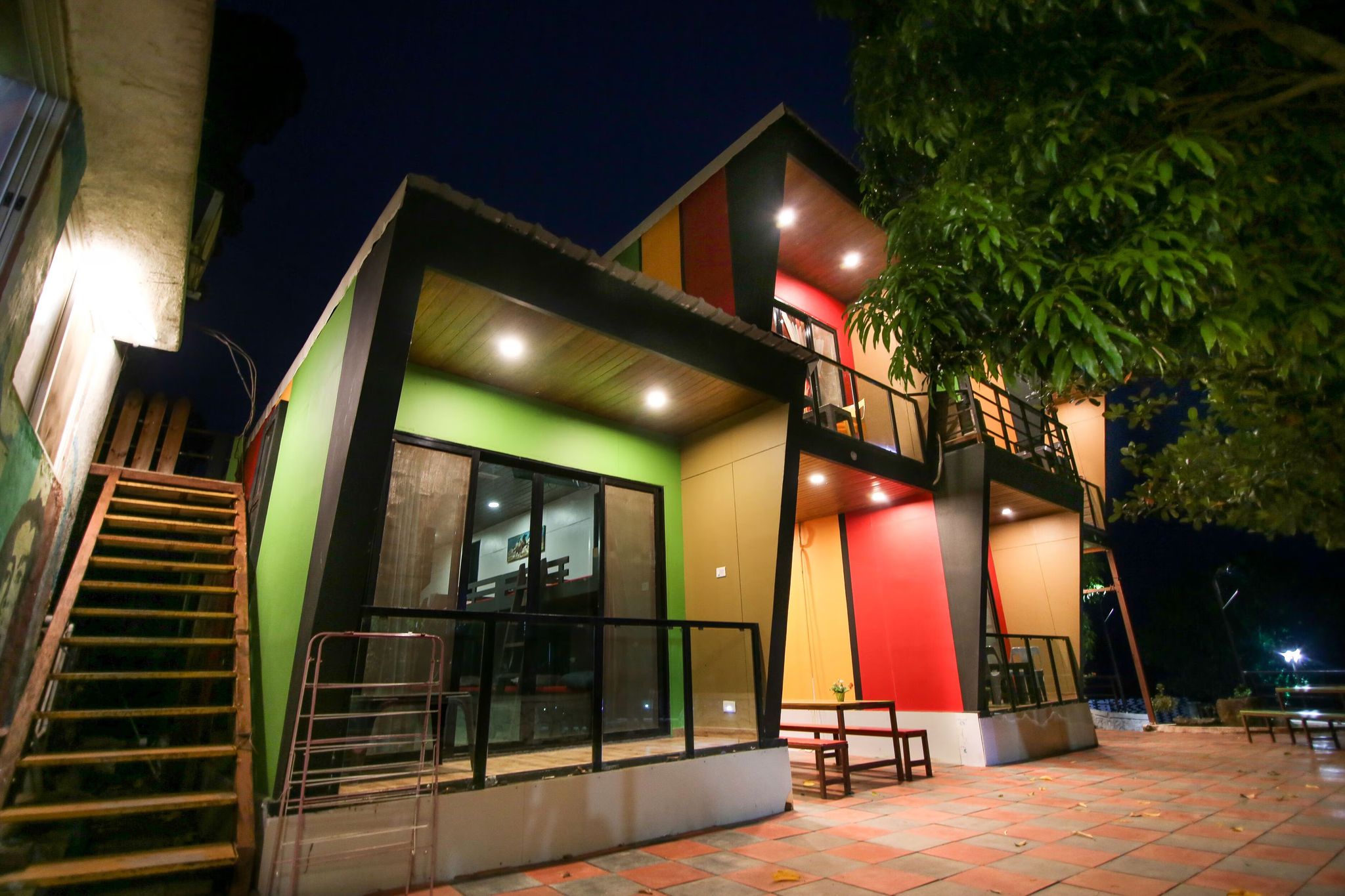 The Bob House Pool Resort and Cafe Pavana Lake