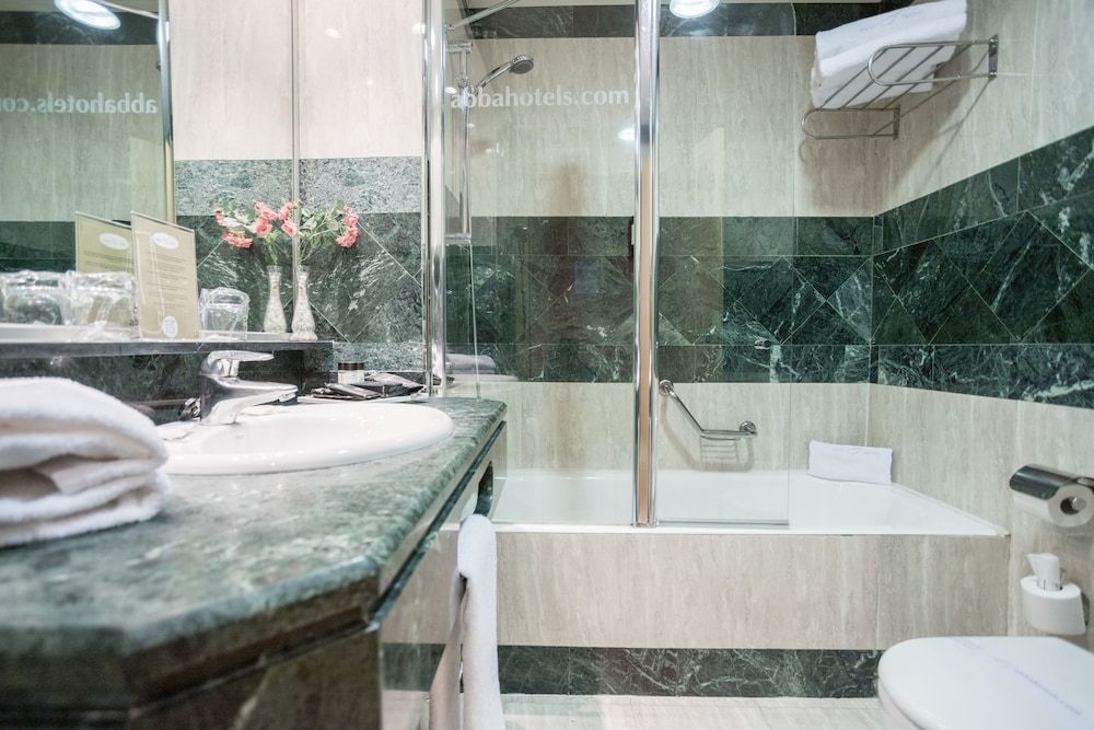 Abba Madrid Hotel Family Room (2 adults + 2 children) 4