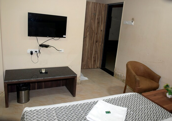 Supreme Room AC with free Wi-FI