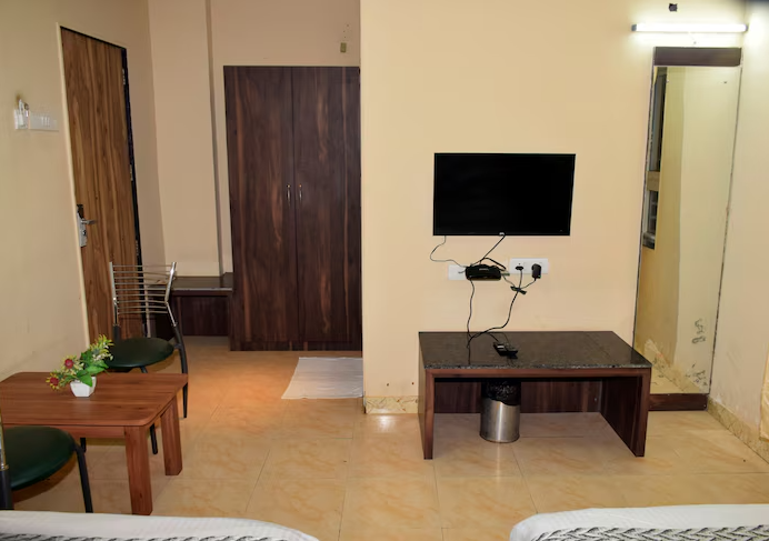 Hotel Mahabir Galaxy Deluxe AC Twin bed with free Wi-Fi 2