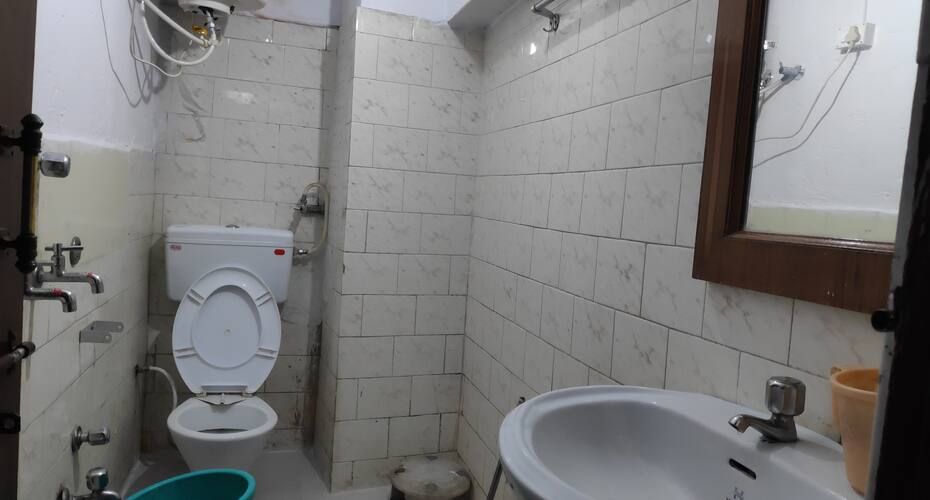 Hotel Brahma Kamal Deluxe Three Bed 4