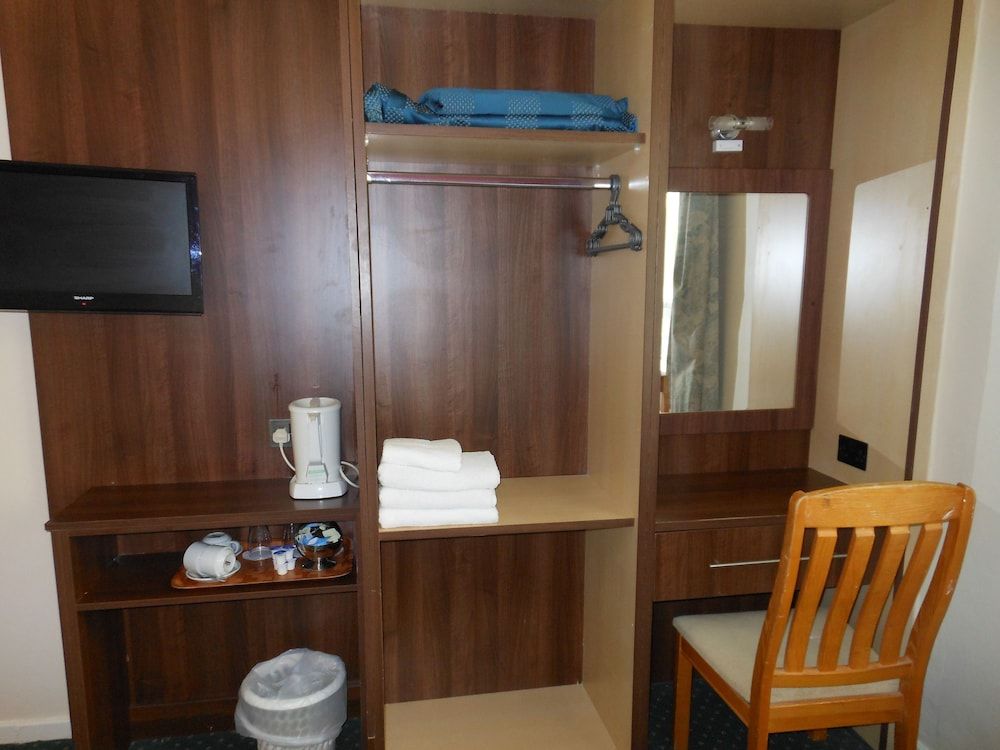 The Gatwick White House Hotel Superior Double Room 15