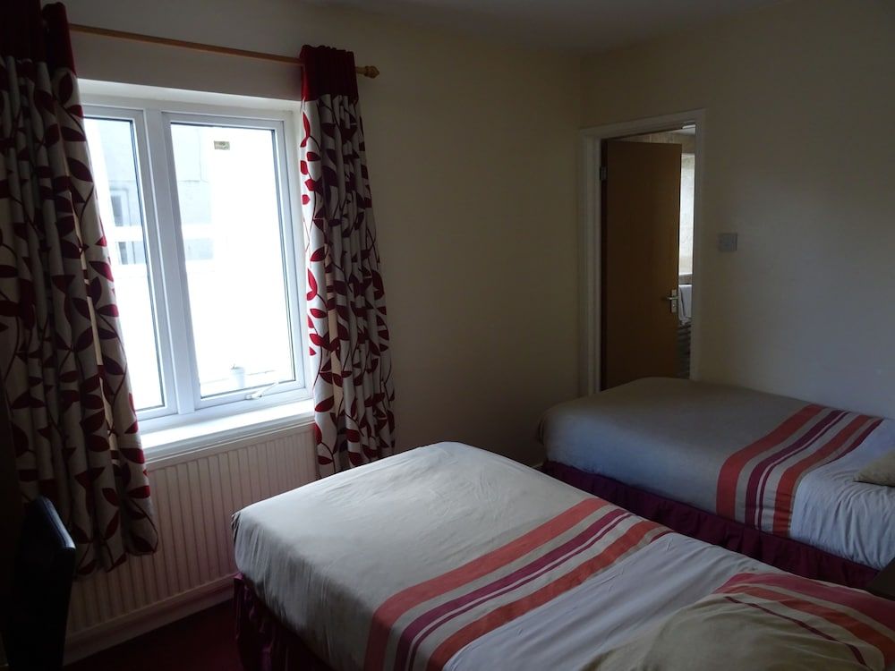 The Gatwick White House Hotel Superior Twin Room