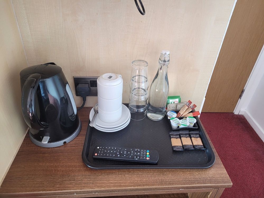 The Gatwick White House Hotel Standard Triple Room 15