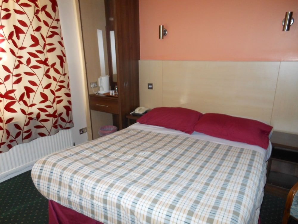 The Gatwick White House Hotel Superior Double Room