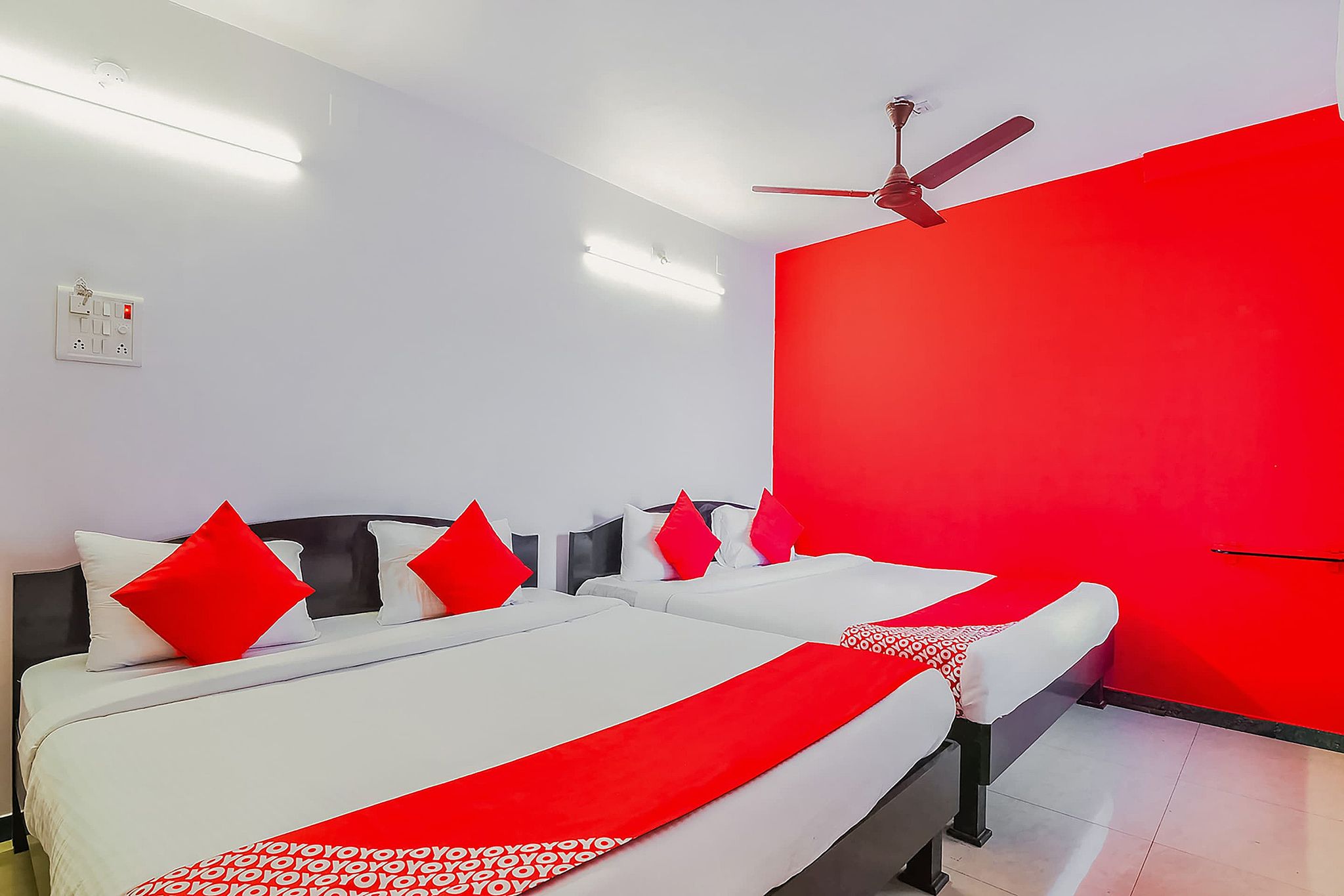 Hotel O Maruthi Gandhi Park Saver Double Room 4
