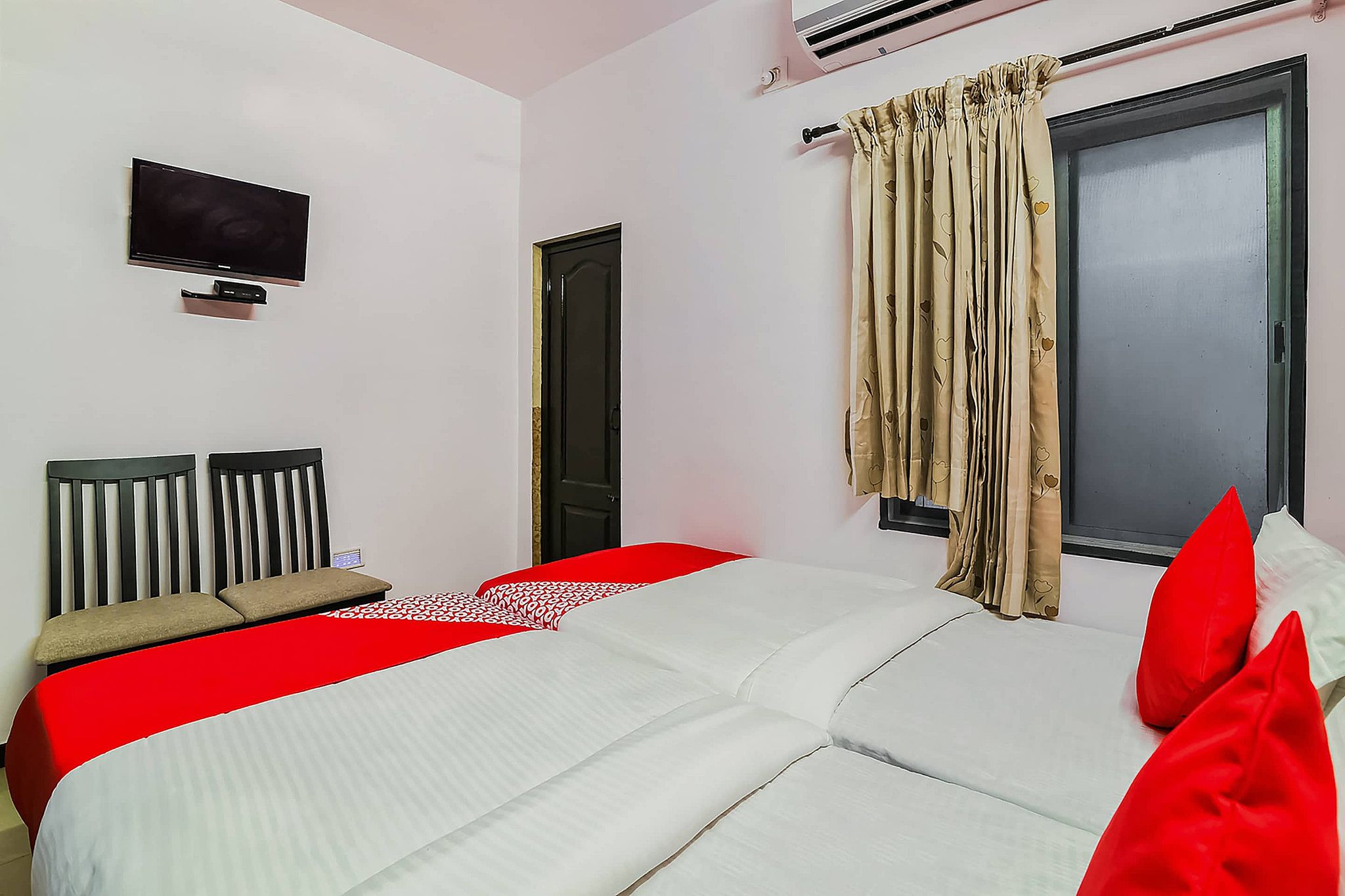 Hotel O Maruthi Gandhi Park Saver Double Room 3