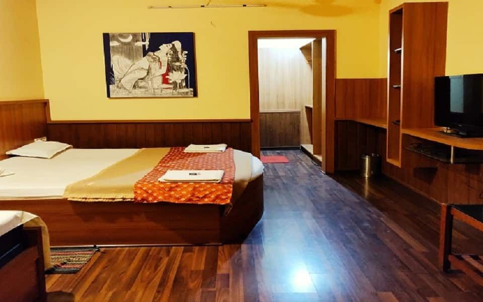 Hotel Harshawardhan Deluxe Room 5