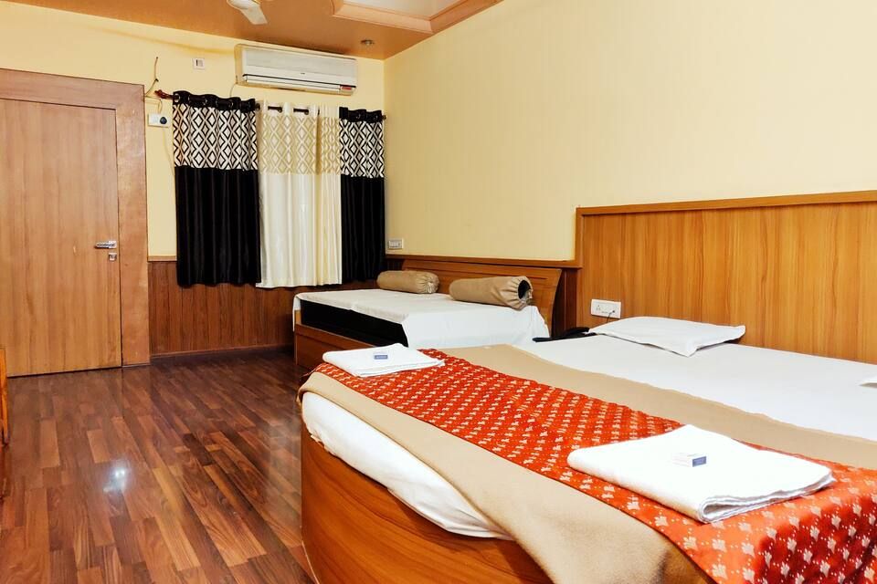 Hotel Harshawardhan Deluxe Room 2