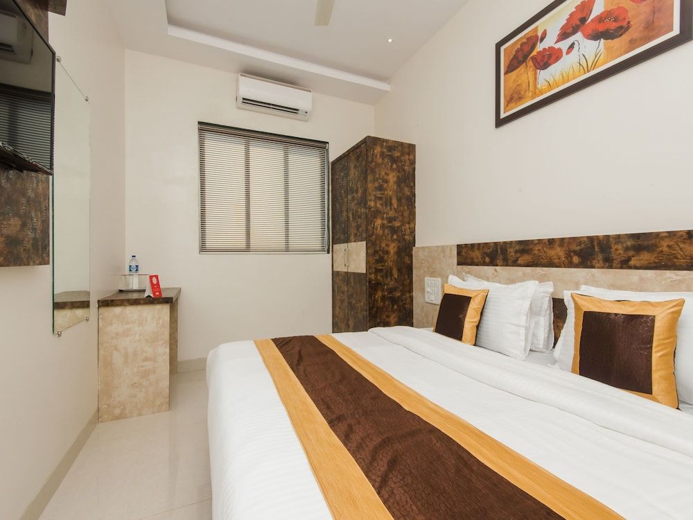 OYO 11511 Hotel Embassy Grand Double or Twin Room 3