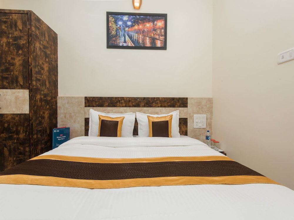 OYO 11511 Hotel Embassy Grand Double or Twin Room 8