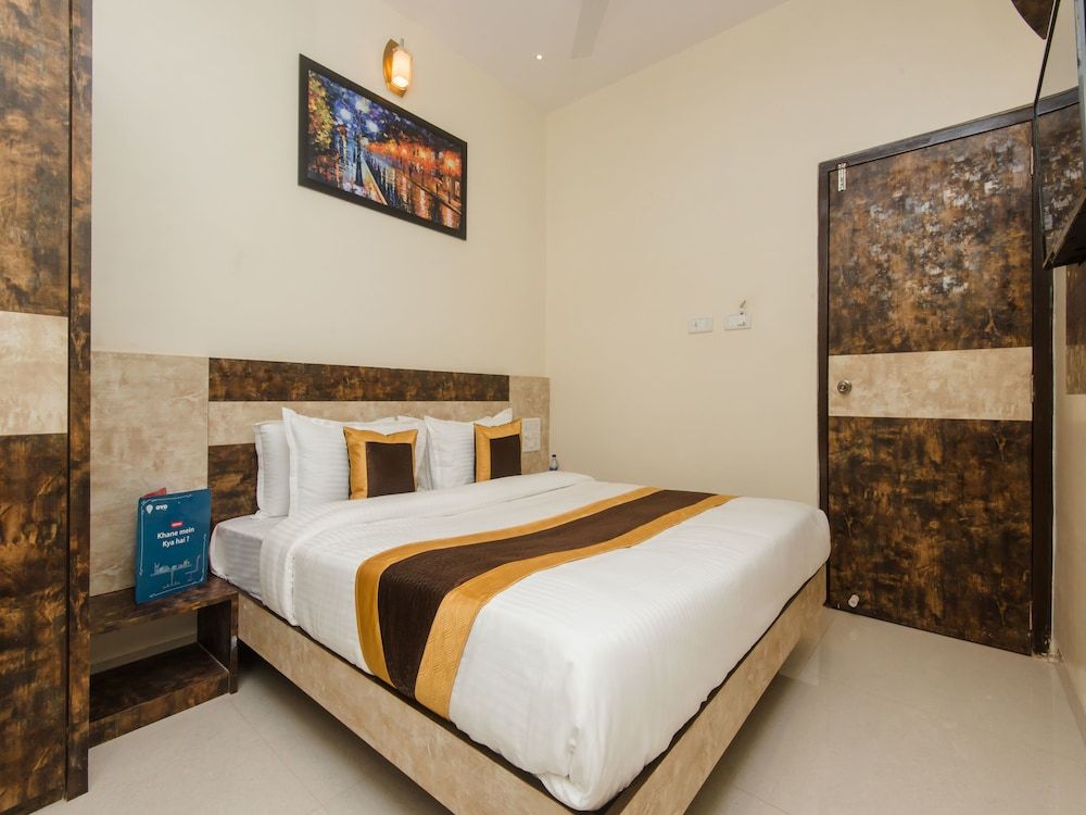 OYO 11511 Hotel Embassy Grand Double or Twin Room 18