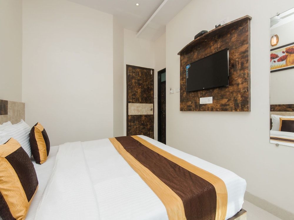 OYO 11511 Hotel Embassy Grand Double or Twin Room