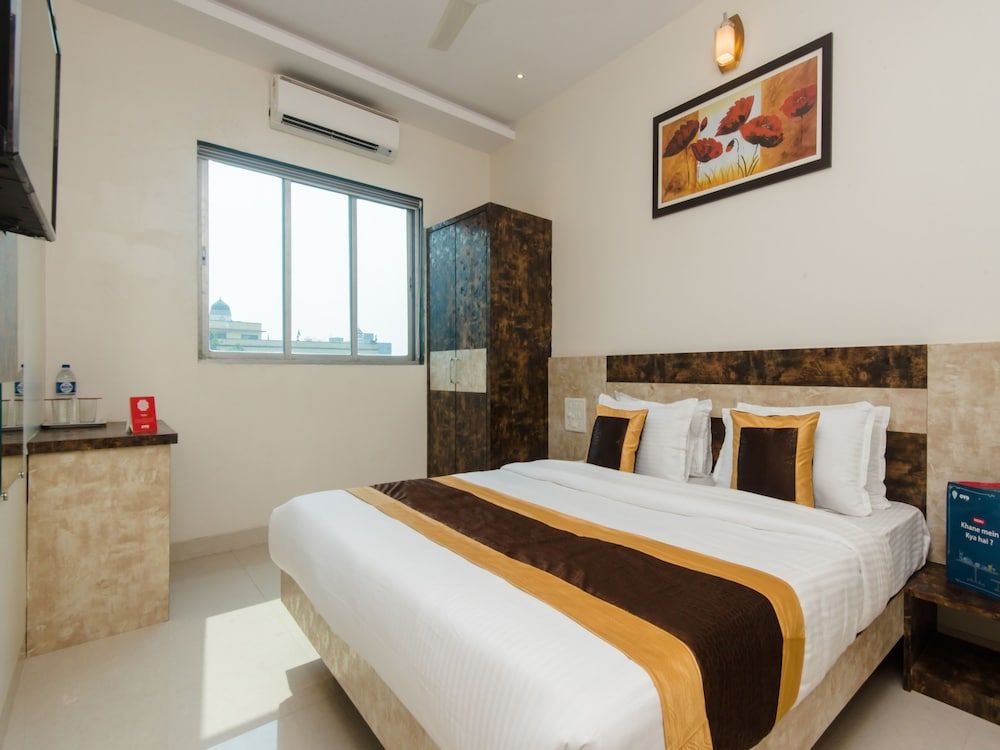 OYO 11511 Hotel Embassy Grand Double or Twin Room 4