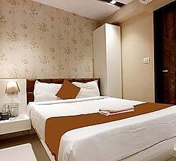 Hotel Heritage - Near Trade Center, Visa Consulate BKC Deluxe Room 14