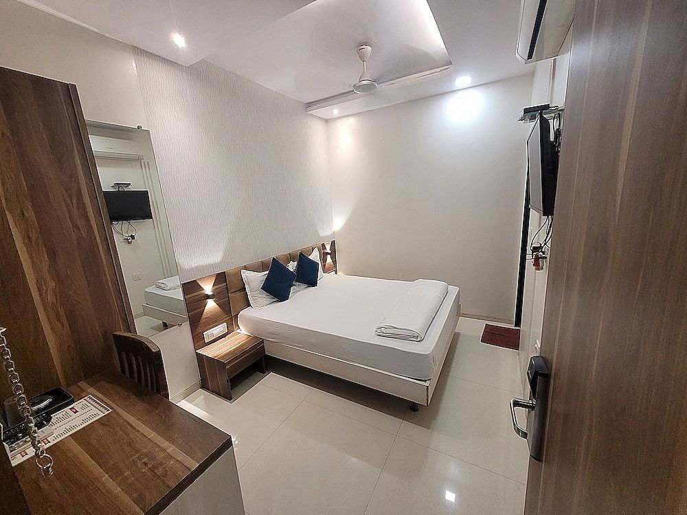 Hotel Heritage - Near Trade Center, Visa Consulate BKC Deluxe Room 9
