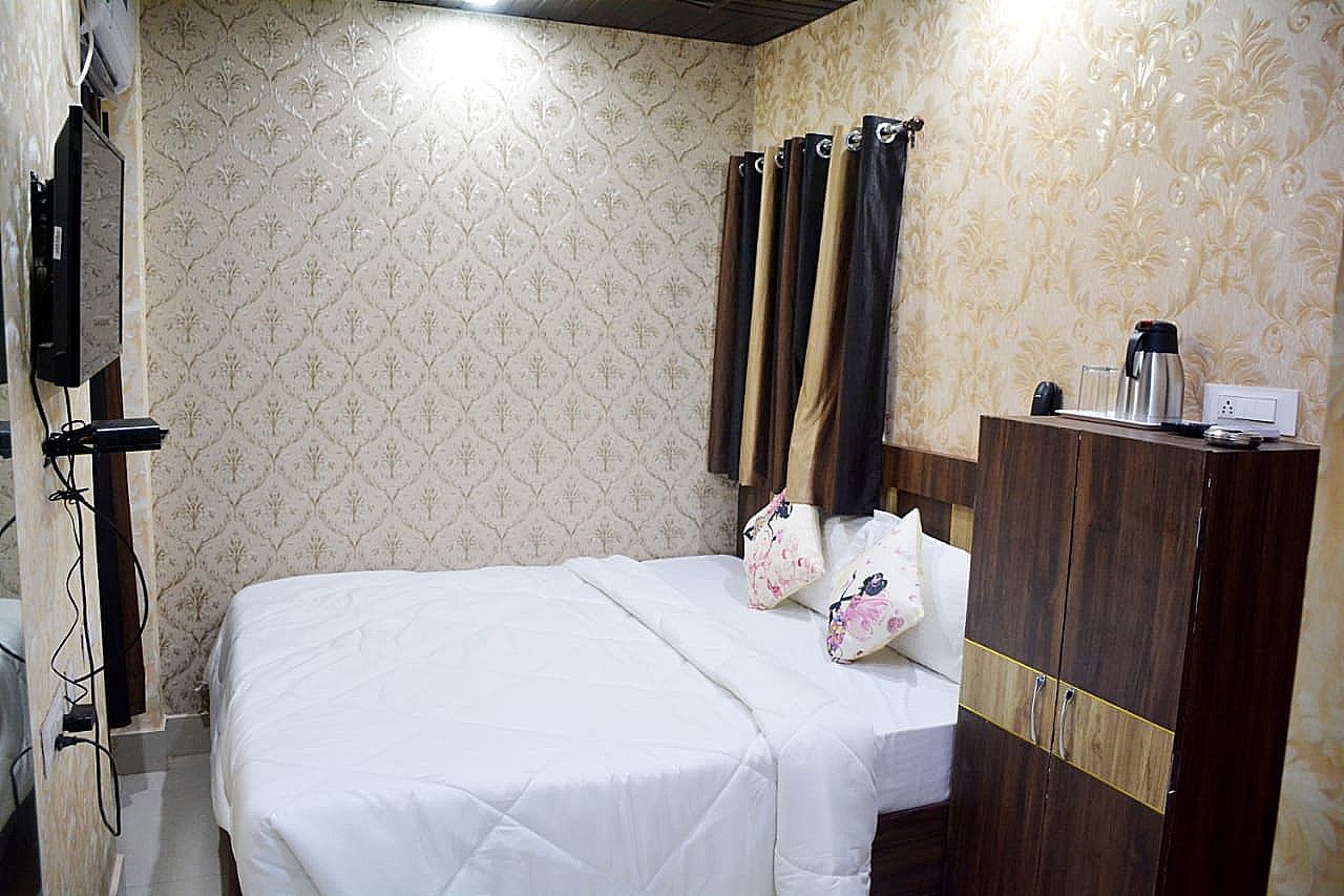 Hotel Chandra Inn Standard Room 3