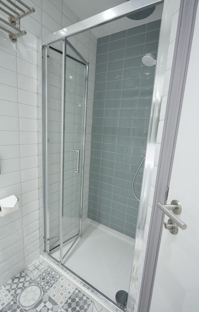 Comfort Inn Victoria Standard Twin Room 11