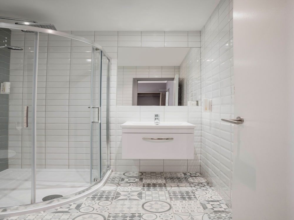 Comfort Inn Victoria Standard Double Room 3