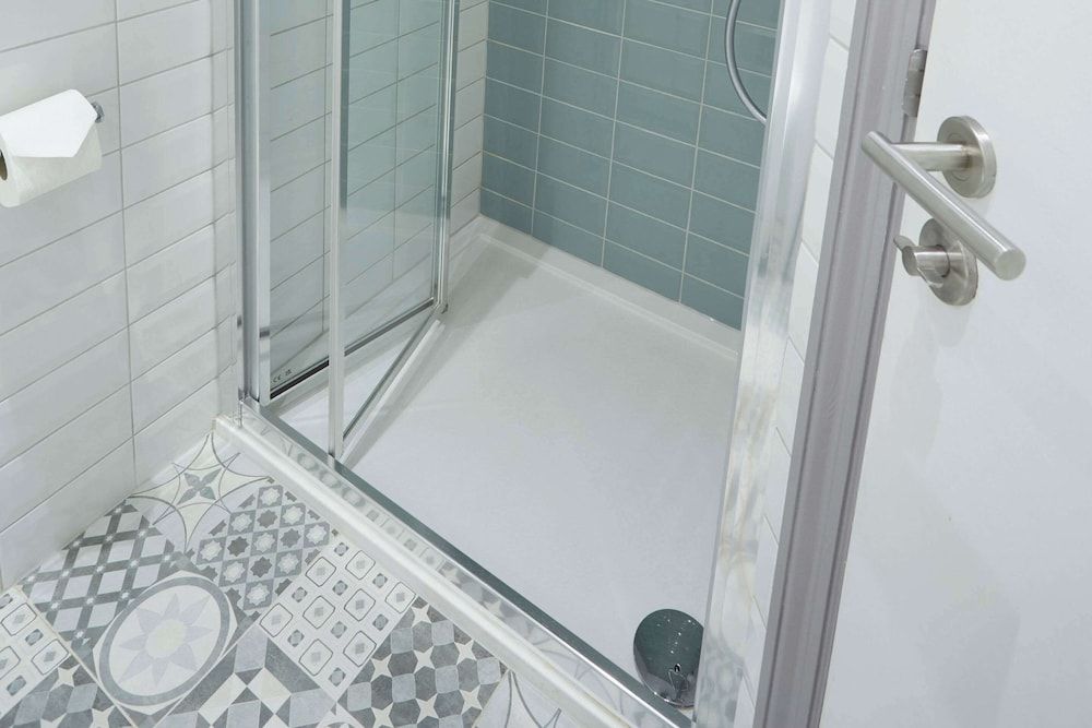 Comfort Inn Victoria Standard Twin Room 8