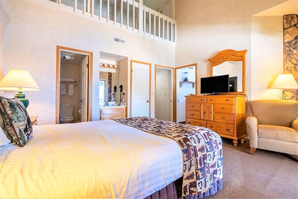 Condo, 2 Bedrooms (Lake Front, Non-AC)
