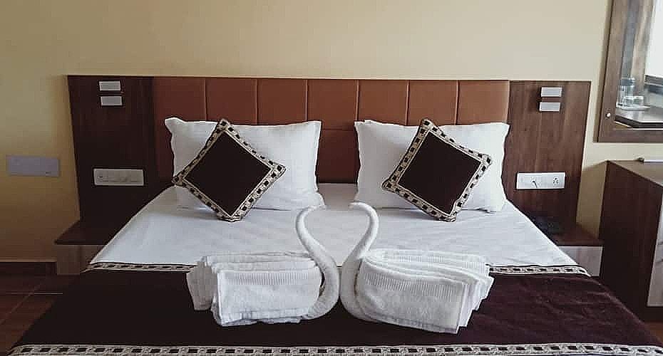 Hotel Charan Kamal